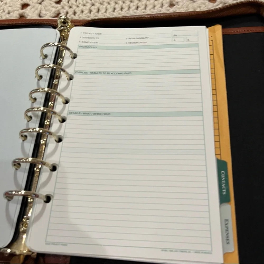 Day-Timer Vintage Green and Brown Leather Zipper Planner/Calendar - Picture 12 of 16